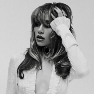 Suki Waterhouse